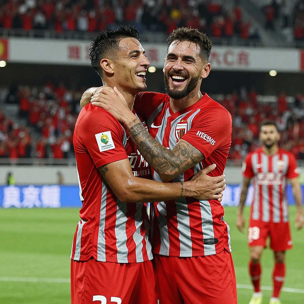 Hanoi FC 1-4 SLNA: Kewell muộn 25 phút, và hệ thống sụp đổ sau phút 35 Hanoi FC 1-4 SLNA: Kewell muộn 25 phút, và hệ thống sụp đổ sau phút 35
