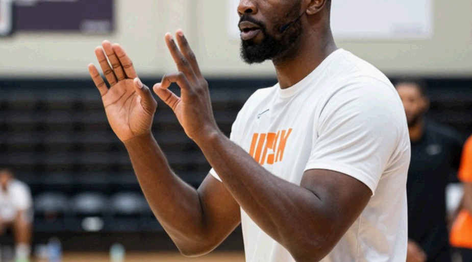 Dwight Howard giải nghệ lần hai sau hai trận tại Georgia: giải mã bản kê của một thương vụ truyền thông