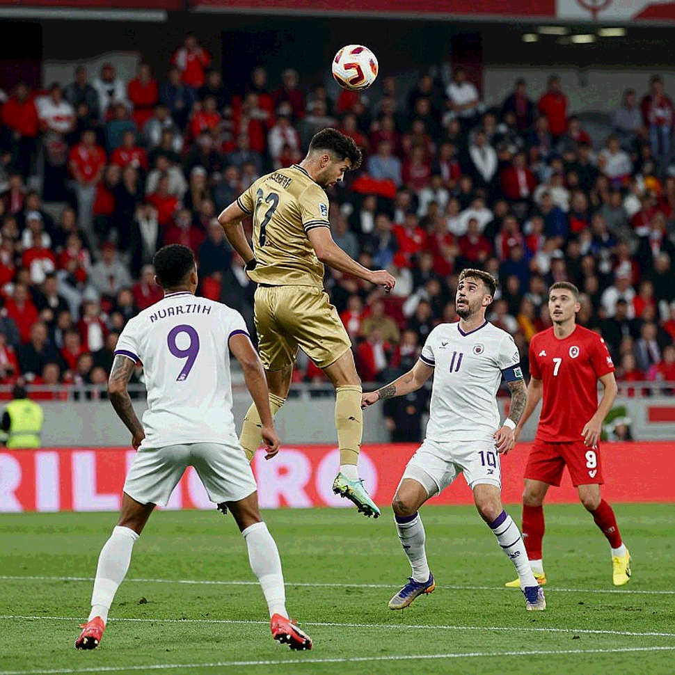 Three Goals in Twenty-One Minutes: Real Madrid's Left Corridor and What the First Half Has Not Yet Said Three Goals in Twenty-One Minutes: Real Madrid's Left Corridor and What the First Half Has Not Yet Said