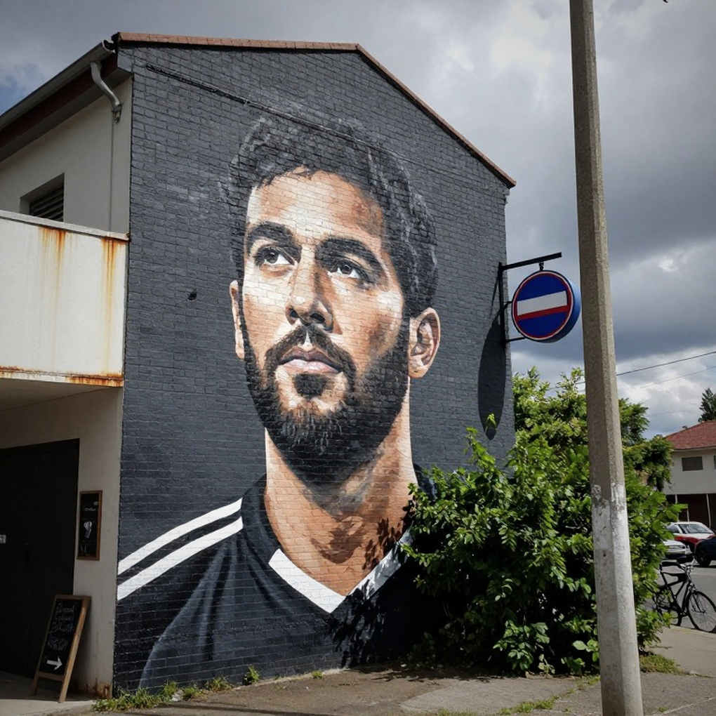Mokio Absent from Ajax's A-List: Fans Worry About the Young Talent's Development Path Mokio Absent from Ajax's A-List: Fans Worry About the Young Talent's Development Path