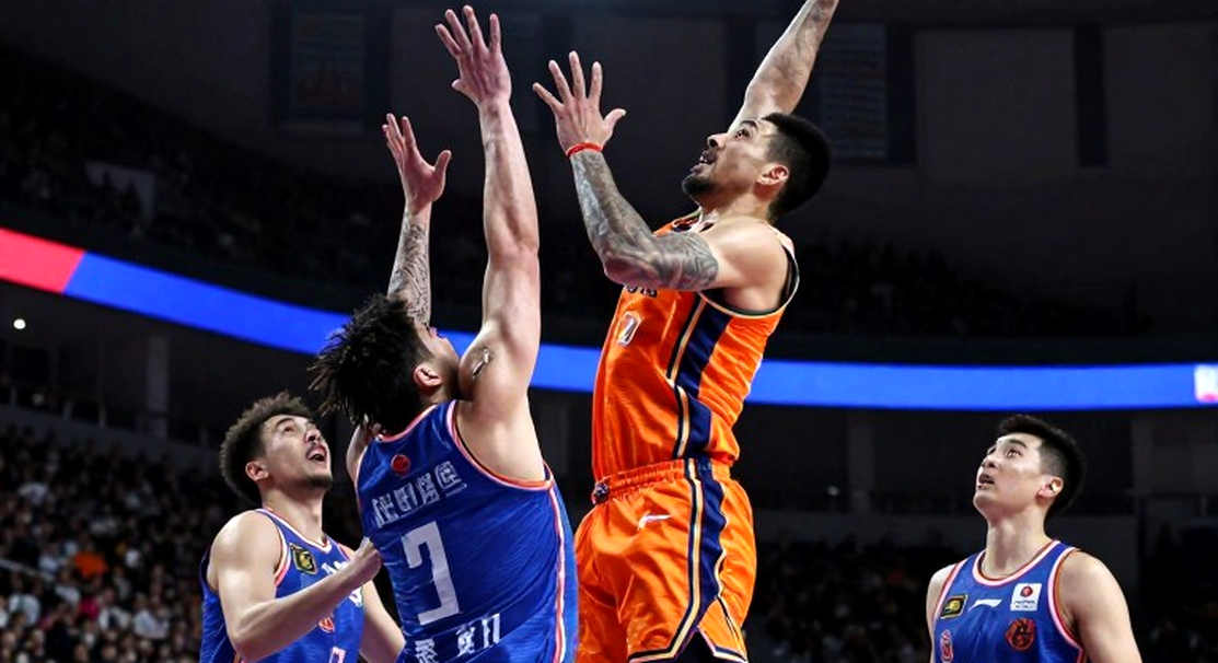 Saigon Heat thắng 88-82 tại Xuân Đỉnh: Hanoi Buffaloes thắng ba hiệp và thua một trận
