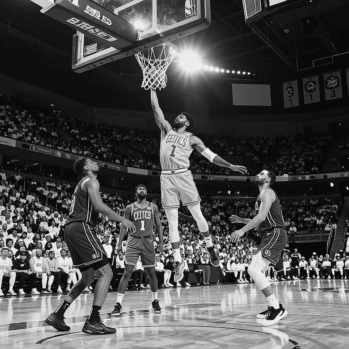 Kristaps Porzingis Và Canh Bạc Có Kiểm Soát Của Golden State Warriors