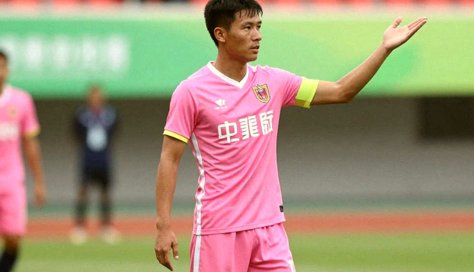 Tân binh Al-Fateh: Houssam Essadak và bài toán định vị người Morocco thứ tám tại Saudi Pro League Tân binh Al-Fateh: Houssam Essadak và bài toán định vị người Morocco thứ tám tại Saudi Pro League