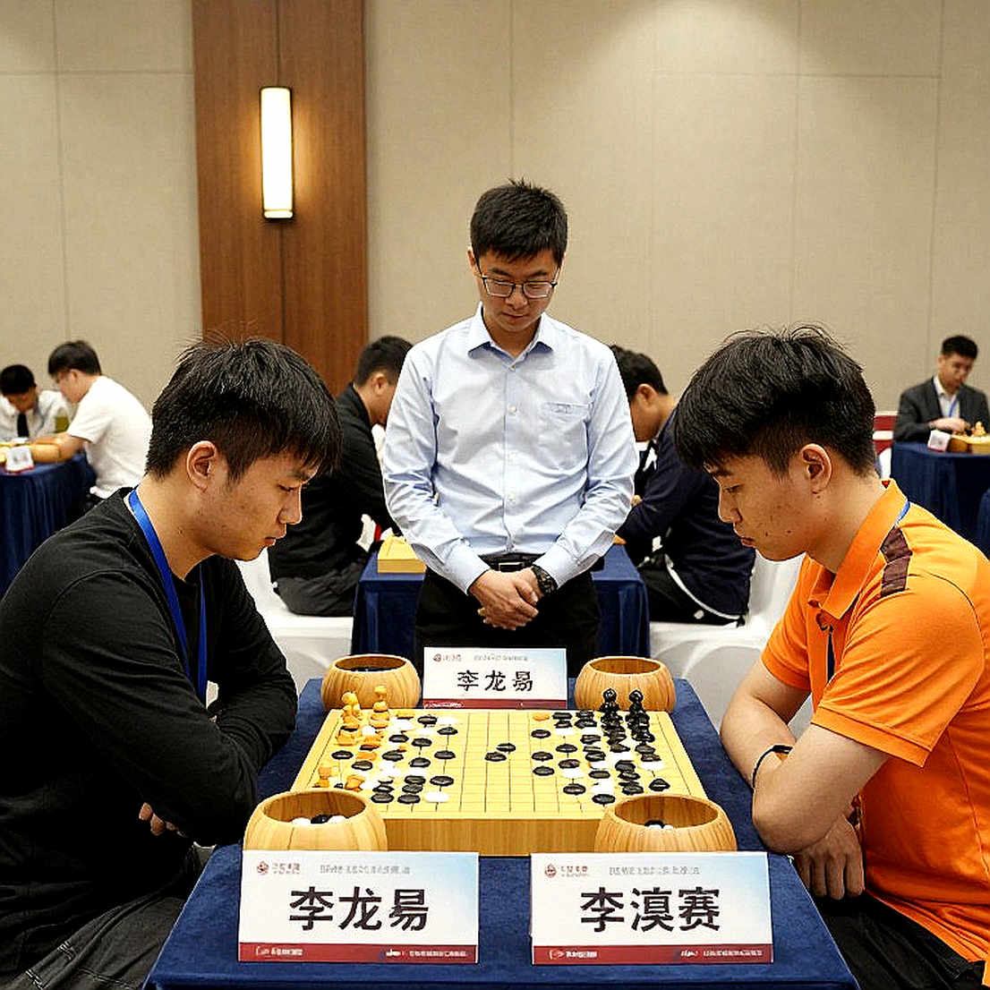 FIDE không có tổng thống tên Timur Turlov: giải phẫu một tiêu đề giả và một mẩu quảng cáo trong làng cờ