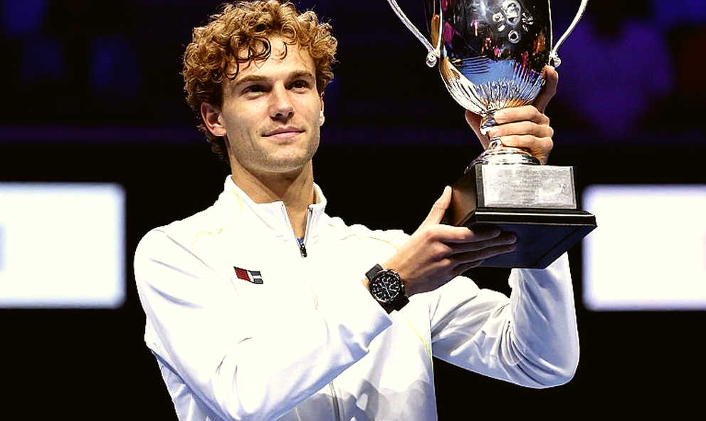 Alcaraz hạ Arnaldi 7-6(6), 6-1 tại Japan Open: Tỉ số của một cổ tay đang được kiểm tra