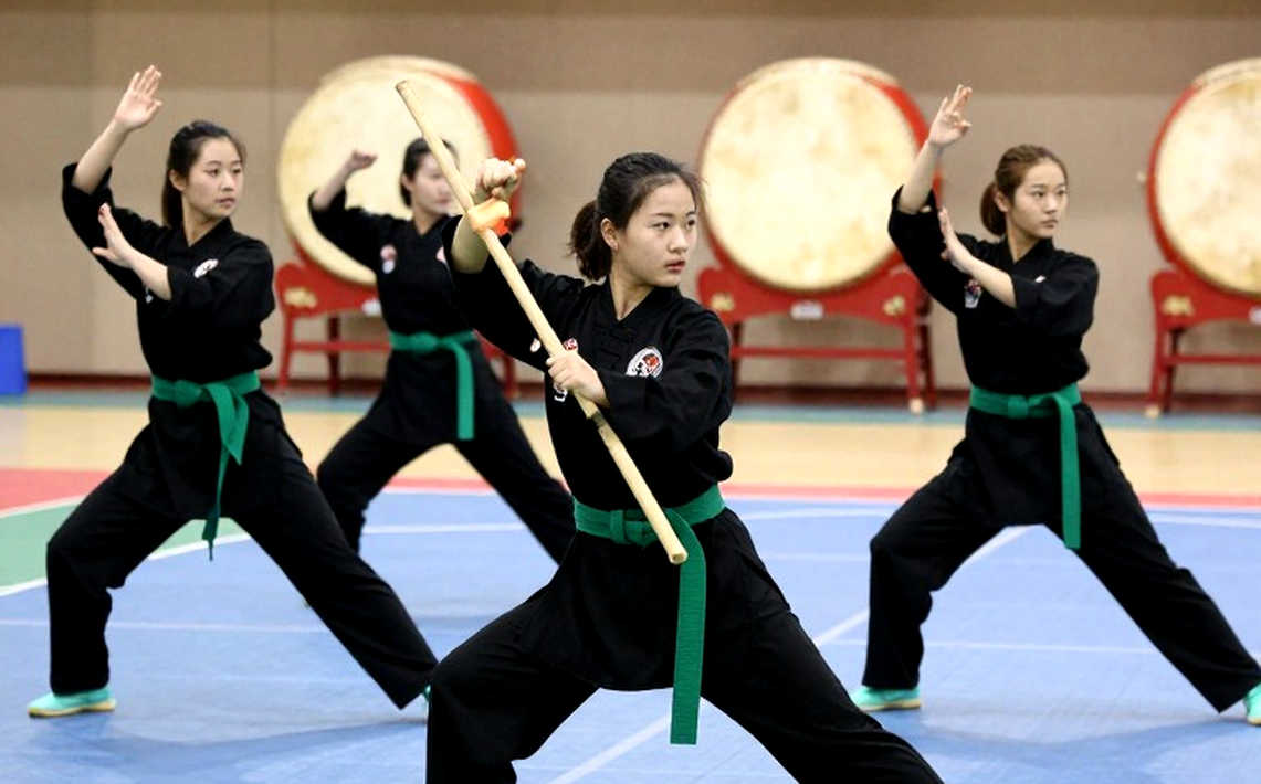 Ba thấu kính của võ Việt Nam: Biểu diễn, đối kháng và thương mại Ba thấu kính của võ Việt Nam: Biểu diễn, đối kháng và thương mại