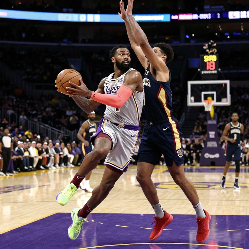 Con thỏ trắng của Wembanyama: Khi một biểu tượng NBA chạm vào chính trường Pháp