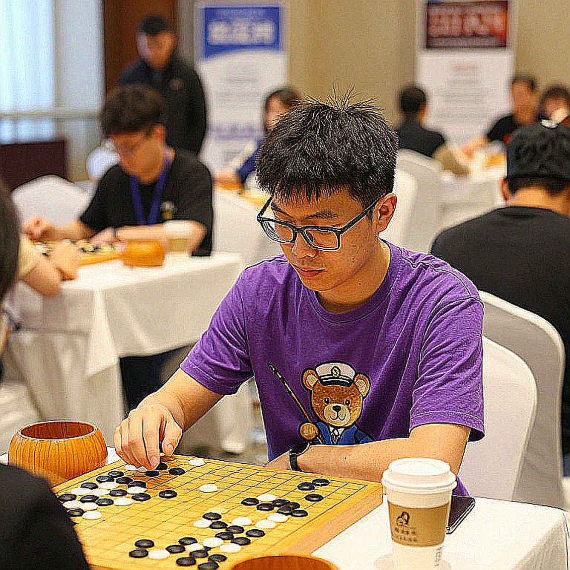 Tiêu đề European Club Cup, thân bài Scotch: vết nứt trong một bản tin cờ vua