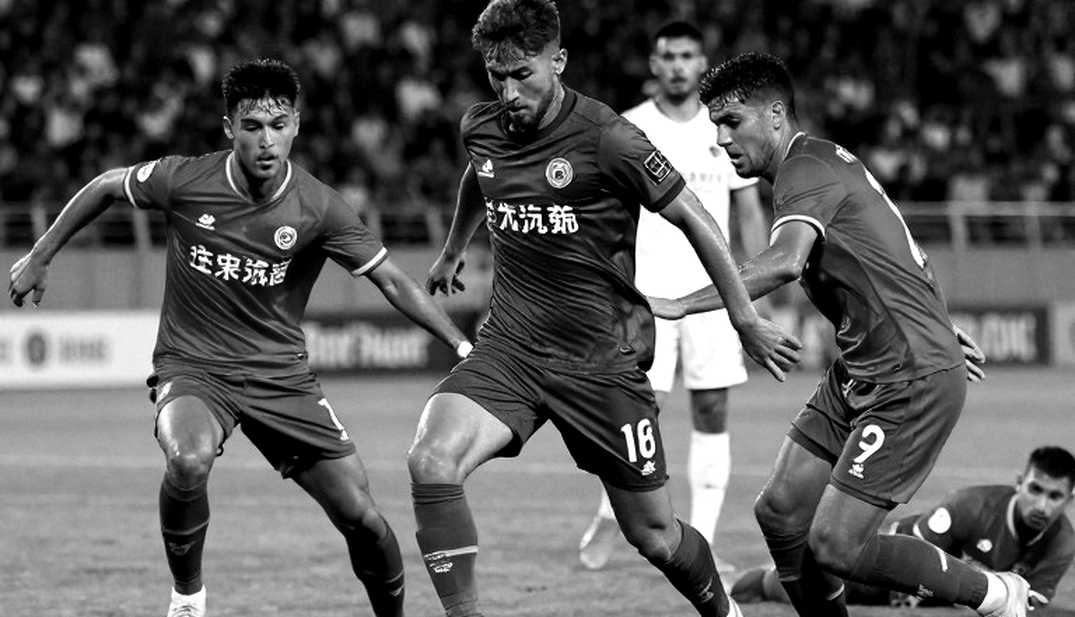 Thẻ vàng tại chỗ, án treo sau trận: Khoảng trống niềm tin giữa trọng tài FIFA và hệ thống kỷ luật V-League