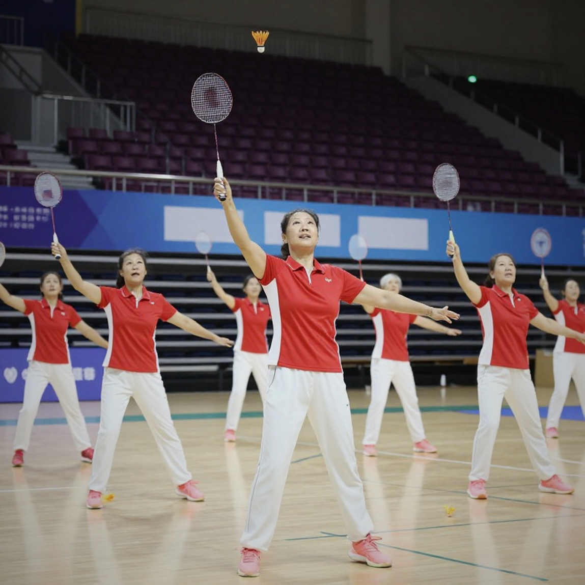 Shriners Children's Showdown: Bản giao hưởng không bóng của bóng chuyền nữ NCAA