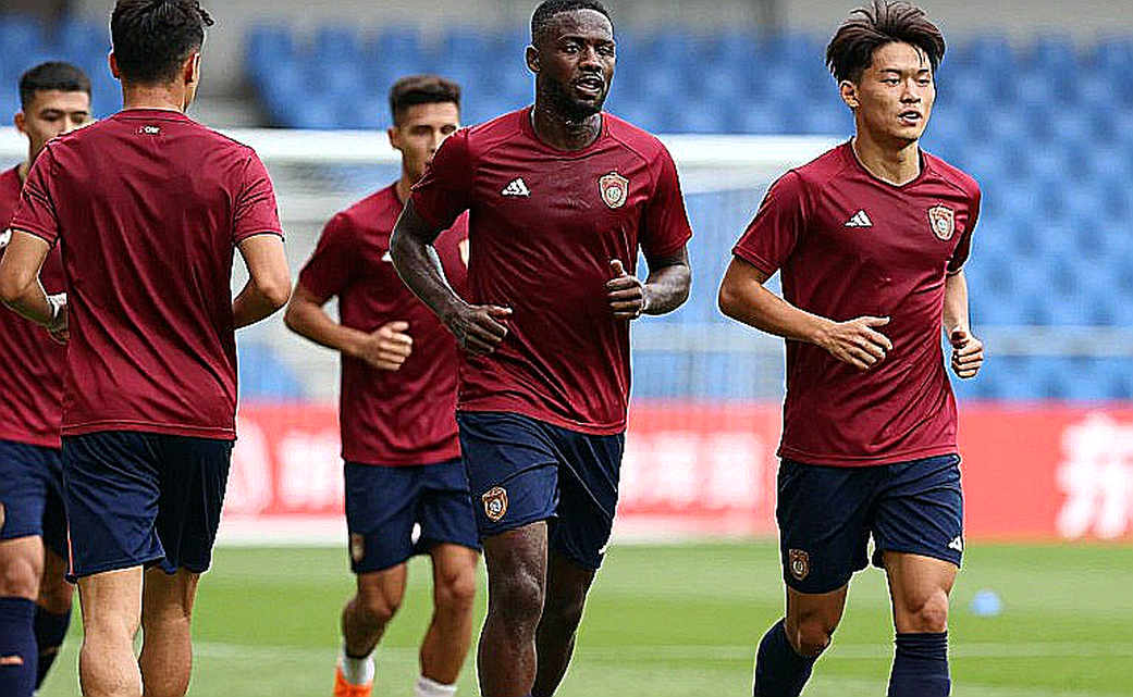 U23 Trung Quốc thắng chật vật tại Asiad: bàn thắng của lão tướng 37 tuổi và vết nứt trong lò đào tạo