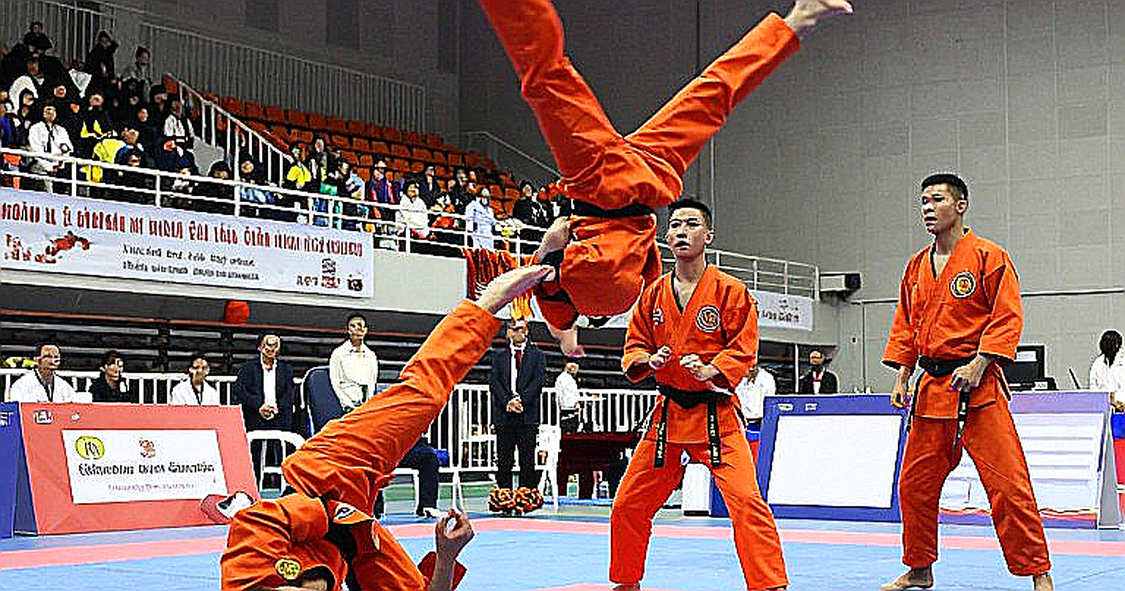 Đòn đánh bất ngờ: Tsarukyan đối đầu Gracie tại RAF Abu Dhabi, Covington - Chimaev trở thành 'trận đấu tâm điểm'