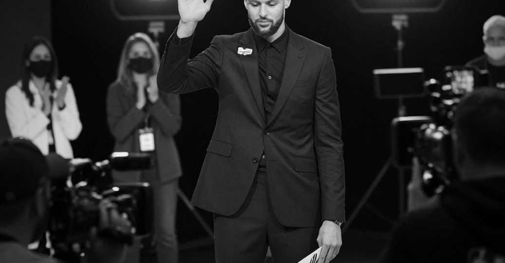 Alex Len và khoảng trống thông tin ở Baskonia: Khi Galbiati nói 'hãy hỏi câu lạc bộ' Alex Len và khoảng trống thông tin ở Baskonia: Khi Galbiati nói 'hãy hỏi câu lạc bộ'