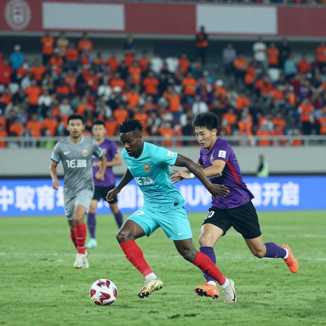 The Data Blind Spot of Vietnamese Football: When Transfer Rumors Overshadow Numbers The Data Blind Spot of Vietnamese Football: When Transfer Rumors Overshadow Numbers