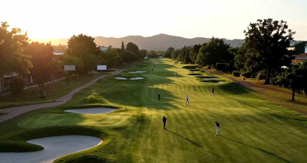 78-77 Ở Wentworth: Jon Rahm Chạm Đáy, Và Tuần Lễ Golf Châu Âu Không Thể Giải Thích Bằng Bảng Điểm