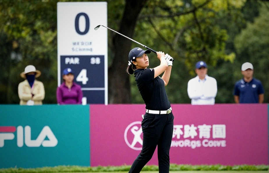 Paul Casey dẫn 3 gậy tại Omega European Masters: Lời hứa quyên tiền thưởng và cuộc chiến với 5,5 năm khát danh hiệu