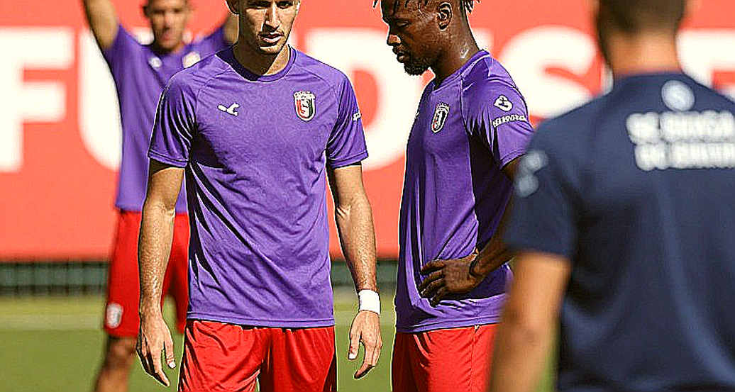 Javier Aguirre and Valencia: Guardado's Endorsement Meets the Data Test